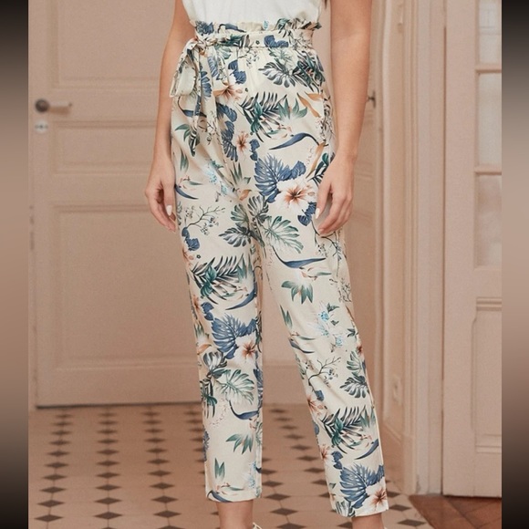 Boho Floral Print Paperbag Belted Pants - Picture 4 of 10